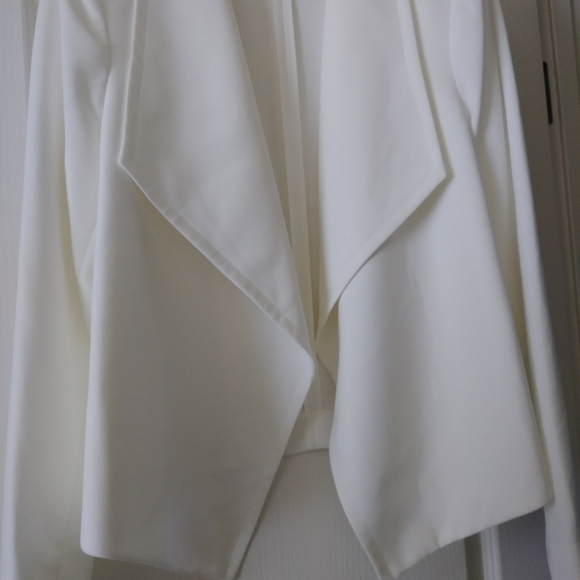 white blazer size 16